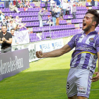 Jose festeja uno de sus goles con el Real Valladolid en la última temporada.-J.M.LOSTAU
