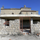 Estructura inacabada sobre la que Trigueros impulsa el centro de interpretación de las casas cueva.-J.M. LOSTAU