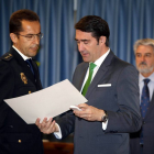 El delegado del Gobierno, Juan Carlos Suárez-Quiñones, entrega las Medallas al Mérito de Protección Civil-Ical