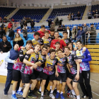 Los juveniles de Castilla y León celebran su victoria ante la selección de País Vasco.-E.M.