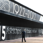 Pintadas de 'asesinos' en el estadio de fútbol de Burgos - ICAL