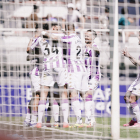 El Real Valladolid celebra uno de sus goles ante el Amorebieta.