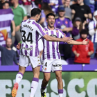 Meseguer festeja junto a Tárrega el gol de la victoria.