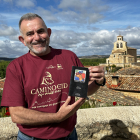 El maestro jubilado Vidal Lamata, en la villa cidiana de San Esteban de Gormaz, en Soria.