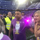 Ronaldo en el césped de Zorrilla junto a su pareja Celina Locks