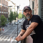 El escritor vallisoletano Premio Nadal de Novela, César Pérez Gellida, durante un encuentro literario de la Feria del Libro