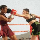 Un momento del combate entre Isa Rivero ante la venezolana Roxana María Colmenarez.