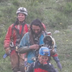 Paloma Bombín y Alfonso Urrita, primera y segundo por arriba en la foto tras el rescate