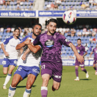 Raúl Moro pugna por el esférico en el último duelo jugado en Tenerife