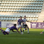 Luis Pérez remata de cabeza para hacer el 1-0 ante el Burgos