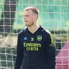Hein durante un entrenamiento con el Arsenal