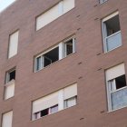 Edificio donde fue encontrada muerta la mujer.