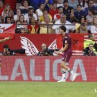 Kike celebra con Meseguer en Sevilla el último de los dos goles marcados fuera por el Real Valladolid.