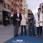 La alfombra azul de la Seminci se extiende sobre la calle.