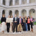 Las participantes en la jornada, junto al director general de Deportes y el consejero.