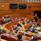 Votación en las Cortes de Castilla y León, en una imagen de archivo