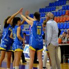 Las jugadoras del Ponce, durante un tiempo muerto.