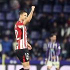 Guruzeta celebra con el puño en alto su gol en el José Zorrilla