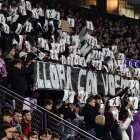 Fondo Norte de Zorrilla con la pancarta: 'Valladolid llora con vosotros'.