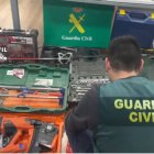 La Guardia Civil desarticula una banda criminal especializada en el robo en el interior de vehículos