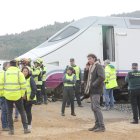 Paso a nivel sin barreras donde han fallecido dos personas tras ser arrollado un turismo por un Alvia en Husillos (Palencia).
