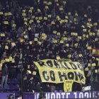 Pancartas pidiendo la marcha de Ronaldo en el Fondo Norte del estadio Zorrilla, durante el partido.