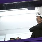 Diego Cocca observa el Real Valladolid-Valencia desde un palco.