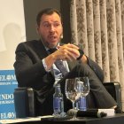 Óscar Puente en el Club de Prensa 'Conversaciones Políticas' de El Mundo-Diario de Valladolid