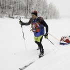 El vallisoletano Antonio de la Rosa tirando del trineo.
