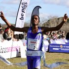 El etíope Samuel Firewu entra en meta vencedor en el Cross Internacional Ciudad de Valladolid