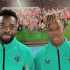 Nico e Iñaki Williams durante su mensaje al barrio de Pajarillos