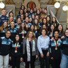Una delegación compuesta por el infantil femenino, campeón de España; el cadete femenino, campeón de la Minicopa; y el equipo de Liga Guerreras Iberdrola, es recibida por Mayte Martínez en el Ayuntamiento