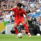 Adam Aznou, en un partido con el Bayern.