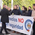 Concentración GGCC para reclamar más pistolas Taser