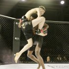 Un momento de un combate de MMA en su primera parada en Valladolid.