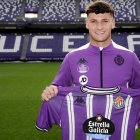 Jorge Delgado posa tras su renovación de contrato.