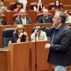El presidente de las Cortes, Carlos Pollán, durante la jornada de puertas abiertas.