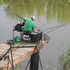 Un pescador regional en competición de Agua Dulce.