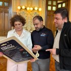 Mayte Martínez junto a Alberto Gejo, del Club Agility Valladolid.