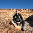 Jesús F. Torres, conocido como “Kechu”, en el castro de La Loma, en Santibáñez de la Peña
