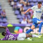 Un lance del partido entre el Real Valladolid y el Alavés que acabó 0-1.