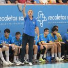 David Pisonero en el partido en Huerta del Rey ante Torrelavega.