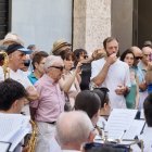 Calle de Santiago junto a la iglesia De Santiago. Banda de la Escuela Municipal de Música de Valladolid (EMMVa).