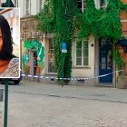 Vivienda precintada donde ocurrió el asesinato y en miniatura Teresa Rodríguez