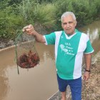 Aficionado vallisoletano tras una buena mañana cangrejera.