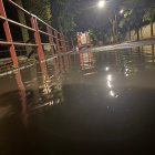 Los Bomberos de la Diputación de Valladolid actúan en varios puntos de Peñafiel tras la fuerte tromba de agua caída en la zona.
ESPAÑA EUROPA CASTILLA Y LEÓN SOCIEDAD
BOMBEROS PROVINCIA DE VALLADOLID