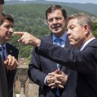 El presidente de la Junta de Castilla y León, Alfonso Fernández Mañueco, y el presidente de la Junta de Comunidades de Castilla-La Mancha, Emiliano García-Page, firman un convenio de colaboración en materia de asistencia sanitaria entre ambas comunidades.