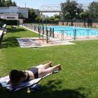 Una usuaria en la piscina de Juan de Austria.