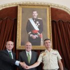 Carnero, Castresana y López Villar en la firma del convenio de colaboración entre el Ayuntamiento e Iberdrola.