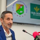 Juan Hernández en su presentación como presidente del Aula en la oficina principal de su patrocinador Caja Rural Zamora.